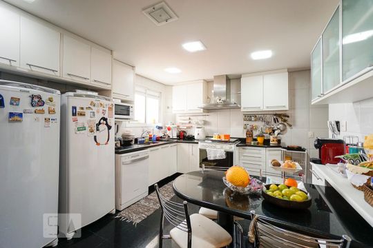 Cozinha de apartamento à venda com 3 quartos, 147m² em Vila Regente Feijó, São Paulo