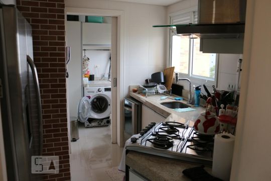 Cozinha de apartamento para alugar com 2 quartos, 93m² em Ahú, Curitiba