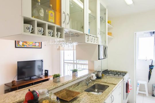 Cozinha de apartamento à venda com 1 quarto, 48m² em Vila Nova Conceição, São Paulo