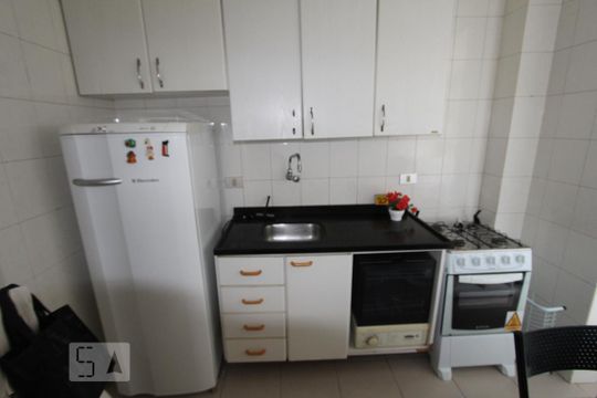 Cozinha de apartamento à venda com 2 quartos, 55m² em Água Verde, Curitiba
