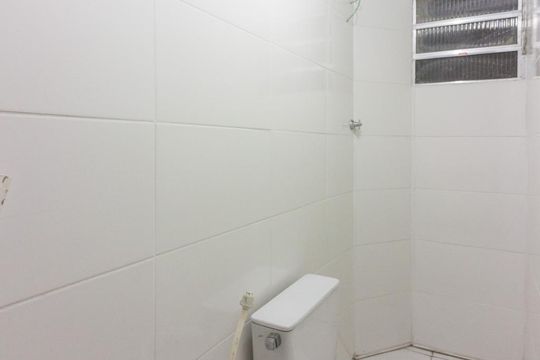 Banheiro de apartamento para alugar com 1 quarto, 30m² em Vila Pereira Barreto, São Paulo