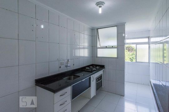 Cozinha de apartamento para alugar com 2 quartos, 58m² em Pestana, Osasco