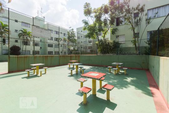 Jogos de apartamento para alugar com 2 quartos, 58m² em Pestana, Osasco