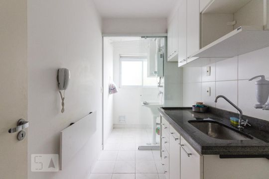 Cozinha de apartamento à venda com 2 quartos, 55m² em Vila Hebe, São Paulo