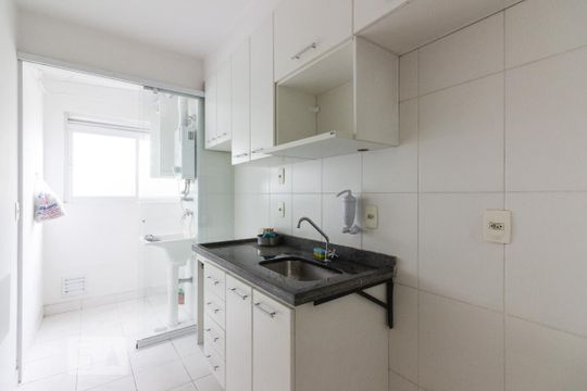 Cozinha de apartamento à venda com 2 quartos, 55m² em Vila Hebe, São Paulo