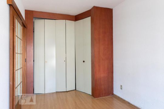 Quarto 2 de apartamento para alugar com 2 quartos, 60m² em Jardim Botânico, Porto Alegre