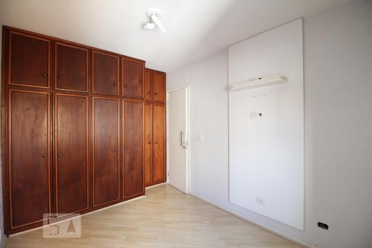 Apartamento para alugar com 2 quartos, 65m² em Bigorrilho, Curitiba