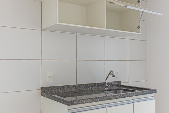 Cozinha de apartamento para alugar com 2 quartos, 45m² em Liberdade, São Paulo