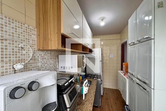 Cozinha e Área de Serviço de apartamento para alugar com 2 quartos, 56m² em Barra da Tijuca, Rio de Janeiro