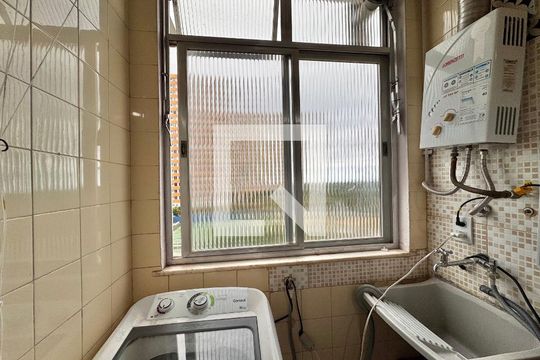 Cozinha e Área de Serviço de apartamento para alugar com 2 quartos, 56m² em Barra da Tijuca, Rio de Janeiro