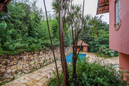 Casa de Condomínio para alugar com 4 quartos, 300m² em Vila Del Rey, Nova Lima