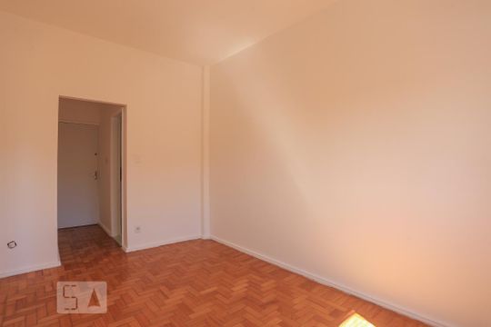 Sala de apartamento para alugar com 2 quartos, 75m² em Maracanã, Rio de Janeiro