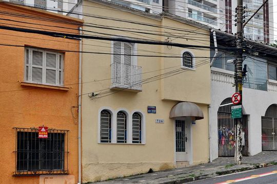 Fachada de casa para alugar com 2 quartos, 90m² em Perdizes, São Paulo