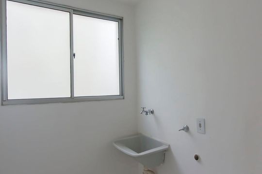 Area de serviço de apartamento para alugar com 2 quartos, 45m² em Vila Carminha, Campinas