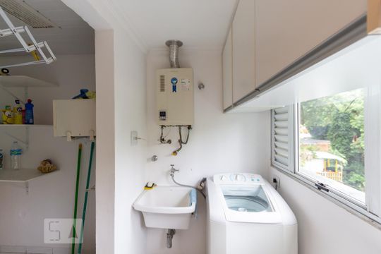 Área de serviço de apartamento à venda com 2 quartos, 197m² em Real Parque, São Paulo