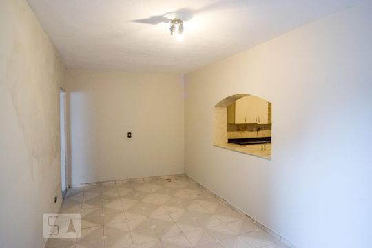 Sala de casa para alugar com 2 quartos, 180m² em Vila Santa Clara, São Paulo