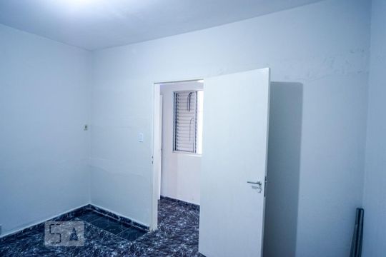 Casa para alugar com 2 quartos, 180m² em Vila Santa Clara, São Paulo