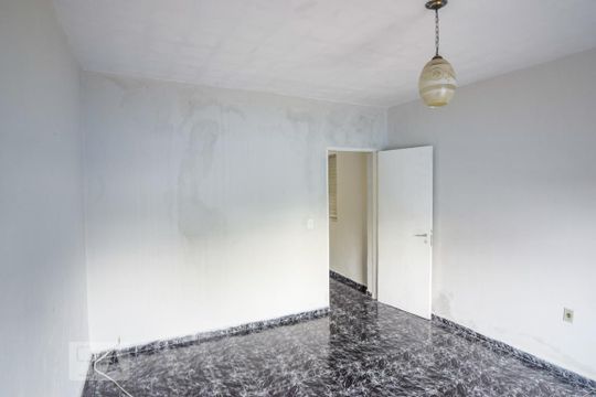 Quarto 3 de casa para alugar com 2 quartos, 180m² em Vila Santa Clara, São Paulo