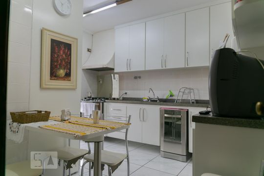 Cozinha de apartamento à venda com 3 quartos, 112m² em Vila Nair, São Paulo