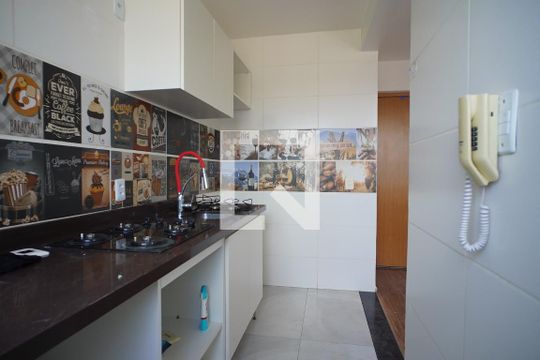 Cozinha de apartamento para alugar com 2 quartos, 50m² em Protásio Alves, Porto Alegre