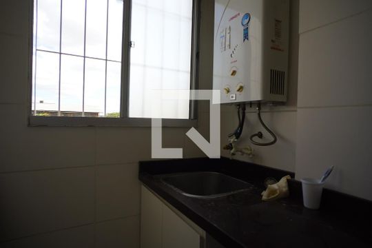 Cozinha - Área de Serviço de apartamento para alugar com 2 quartos, 50m² em Protásio Alves, Porto Alegre