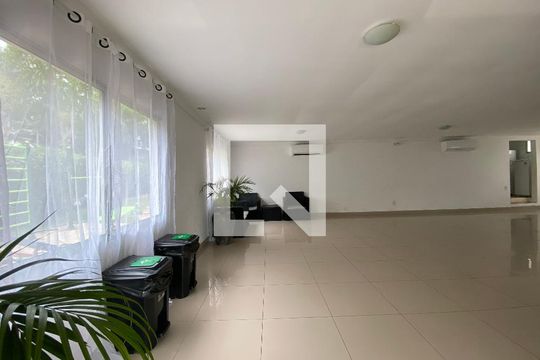 Área comum salão de festa de apartamento para alugar com 2 quartos, 50m² em Protásio Alves, Porto Alegre