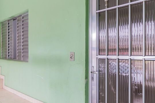 Frente de casa à venda com 2 quartos, 60m² em Jardim das Camélias, São Paulo