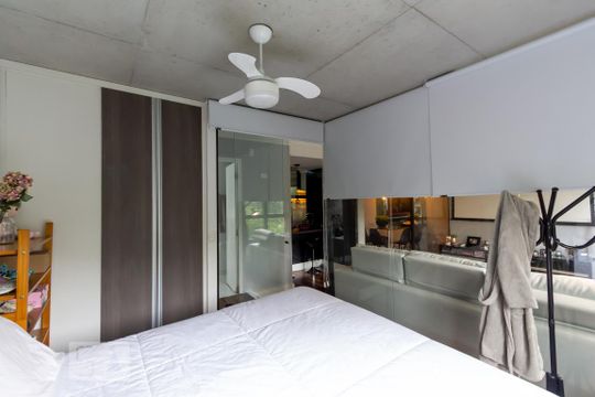 Quarto de apartamento para alugar com 2 quartos, 70m² em Vila Suzana, São Paulo
