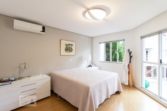 Casa de Condomínio à venda com 3 quartos, 230m² em Jardim das Américas, Curitiba