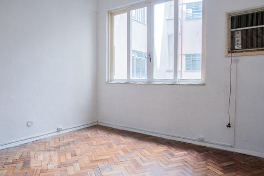 Sala/Quarto de kitnet/studio à venda com 1 quarto, 16m² em Centro, Rio de Janeiro
