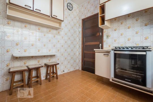 Cozinha de casa à venda com 4 quartos, 300m² em Jardim Ernestina, São Paulo
