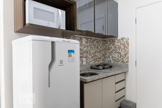 Cozinha de kitnet/studio à venda com 1 quarto, 28m² em Bela Vista, São Paulo
