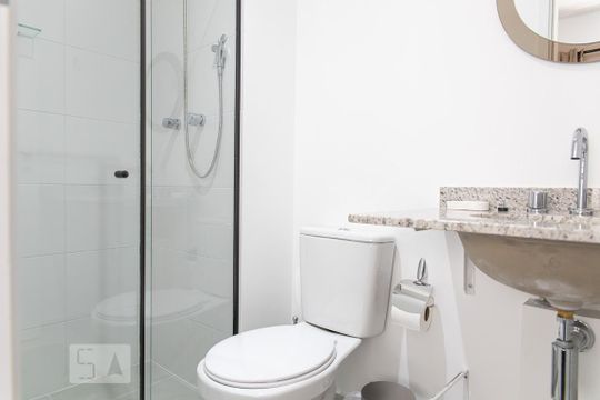 Banheiro de kitnet/studio à venda com 1 quarto, 28m² em Bela Vista, São Paulo