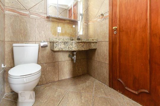 Banheiro de apartamento à venda com 3 quartos, 60m² em Jardim Textil, São Paulo