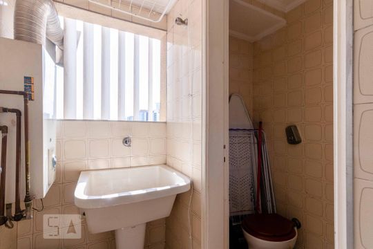 Area de Servico de apartamento para alugar com 1 quarto, 55m² em Vila Olímpia, São Paulo