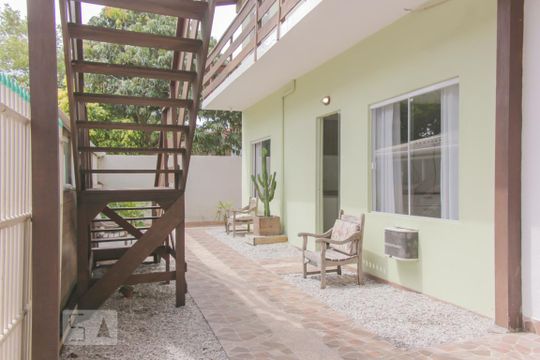Fachada de apartamento para alugar com 1 quarto, 25m² em Campeche, Florianópolis