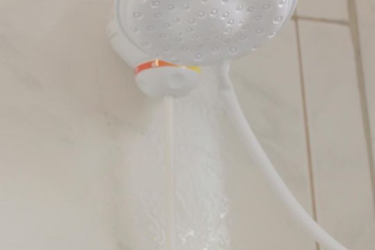 Chuveiro de apartamento para alugar com 1 quarto, 25m² em Campeche, Florianópolis
