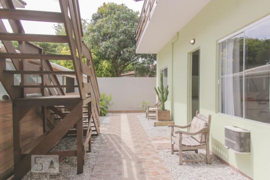 Fachada de apartamento para alugar com 1 quarto, 25m² em Campeche, Florianópolis