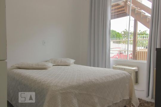 Dormitório de apartamento para alugar com 1 quarto, 25m² em Campeche, Florianópolis