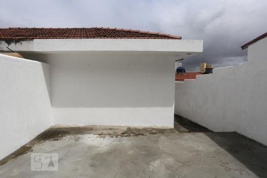 Área Exterma de casa para alugar com 1 quarto, 72m² em Jaguaré, São Paulo