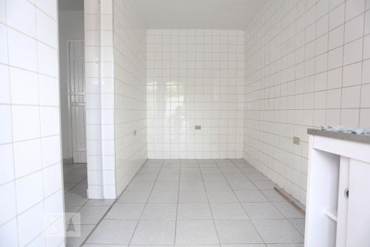 Cozinha de casa para alugar com 1 quarto, 72m² em Jaguaré, São Paulo