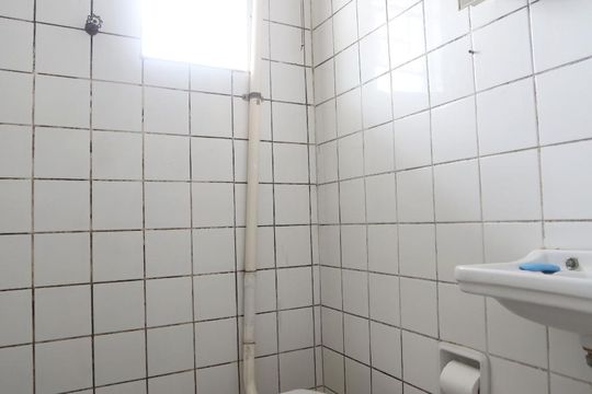Banheiro de casa para alugar com 1 quarto, 72m² em Jaguaré, São Paulo