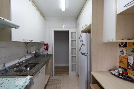 Cozinha de apartamento à venda com 2 quartos, 68m² em Vila Andrade, São Paulo