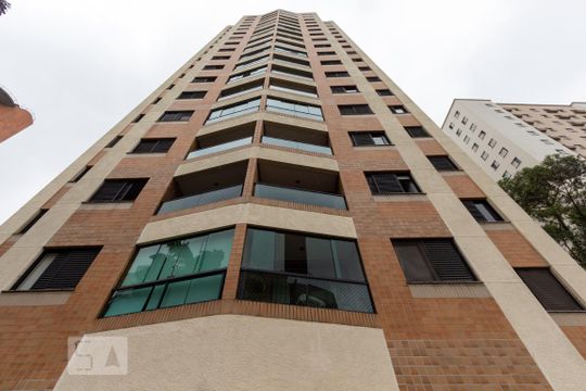 Fachada de apartamento à venda com 2 quartos, 68m² em Vila Andrade, São Paulo