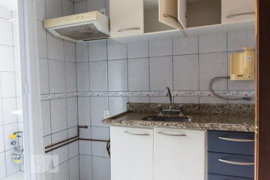 Cozinha de apartamento para alugar com 2 quartos, 55m² em Ferrazópolis, São Bernardo do Campo