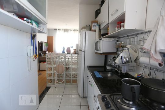 Cozinha de apartamento para alugar com 2 quartos, 42m² em Jardim Peri, São Paulo