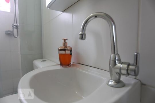 Banheiro - Torneira de apartamento para alugar com 2 quartos, 42m² em Jardim Peri, São Paulo