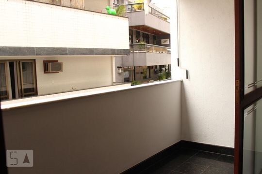 Varanda de apartamento para alugar com 3 quartos, 131m² em Barra da Tijuca, Rio de Janeiro