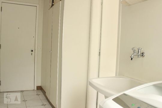 Área de Serviço de apartamento para alugar com 3 quartos, 131m² em Barra da Tijuca, Rio de Janeiro