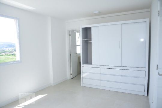 Quarto 1 de apartamento para alugar com 1 quarto, 65m² em Barra da Tijuca, Rio de Janeiro